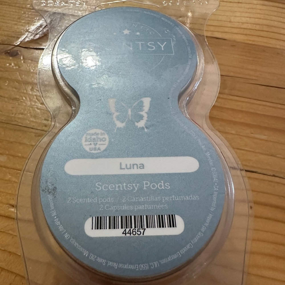 Scentsy Pods 2-Pack Luna Fragrance White Florals Sandalwood 44657 New